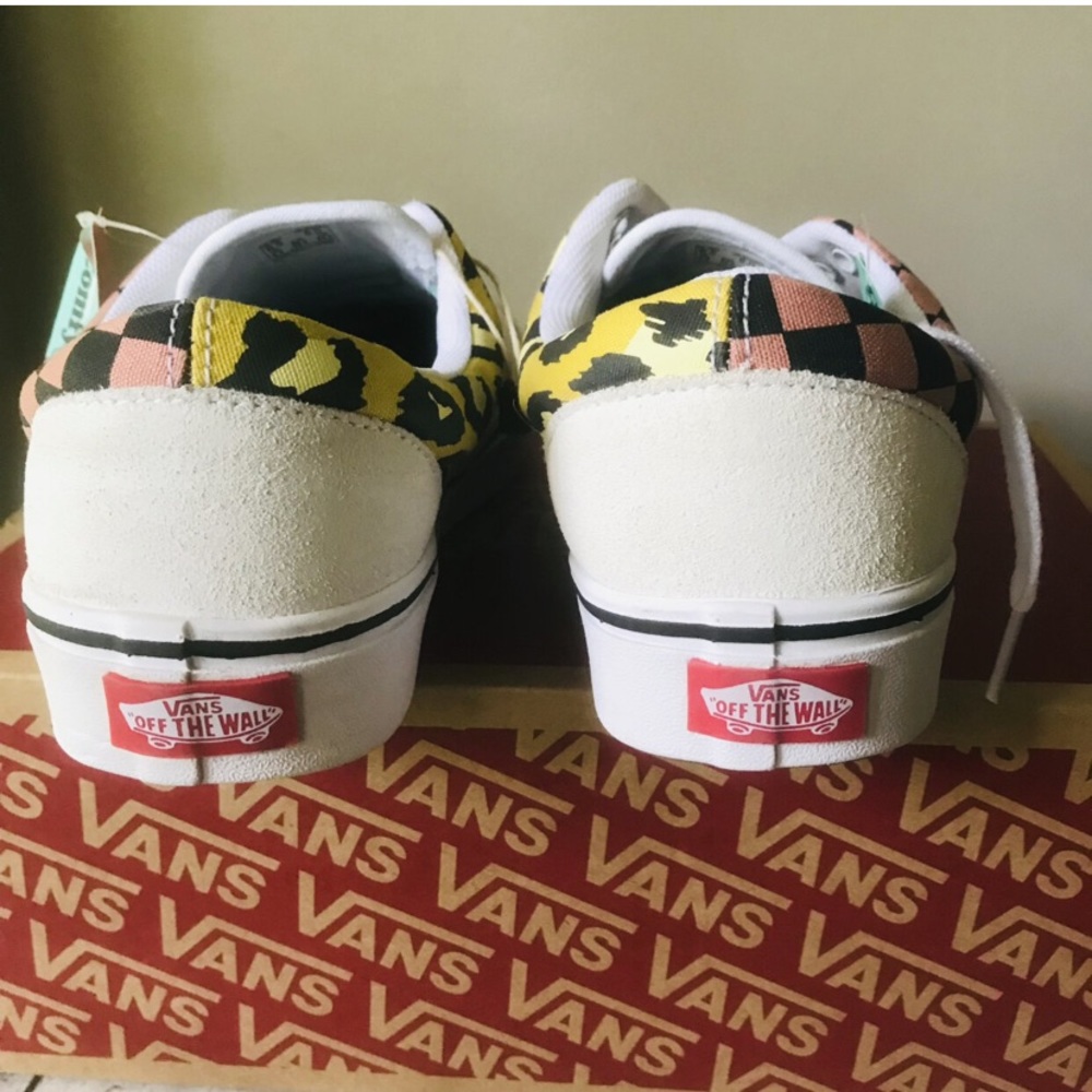 Vans Women's Checkered Sneakers - White and Pink - Picture 4 of 4